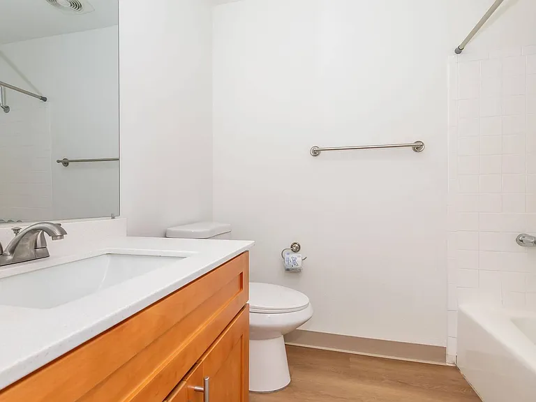 Shannon South Apartments — Photo 10