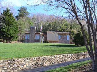 7451 Carriage Hills Dr, Roanoke, VA 24018