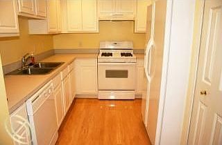 5th image of 29387 Glen Oaks Blvd E #1