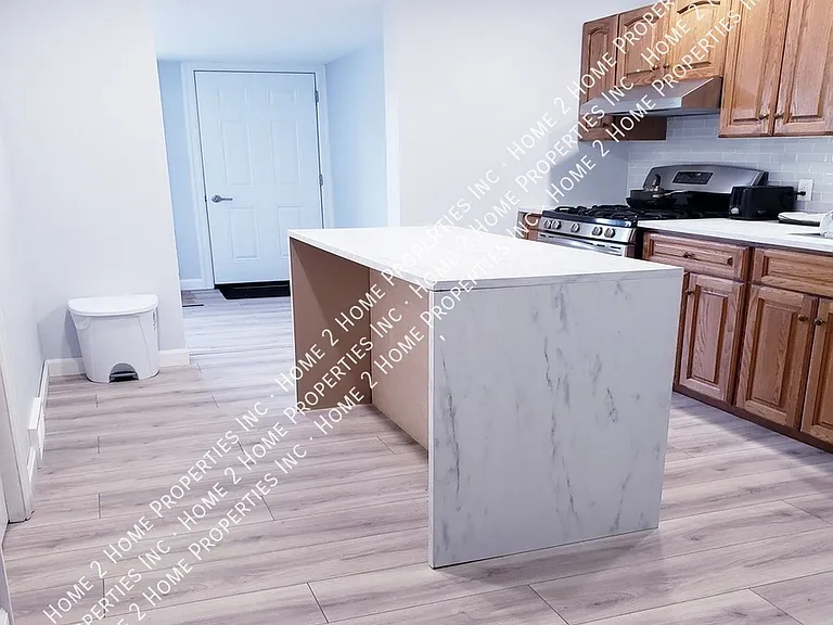 312 Gladstone Ave — Photo 6
