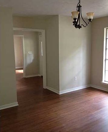 5th image of 3461 Shannon Dale Dr