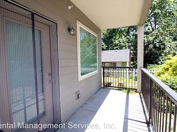 3rd image of 1555 N Willis Blvd APT 1