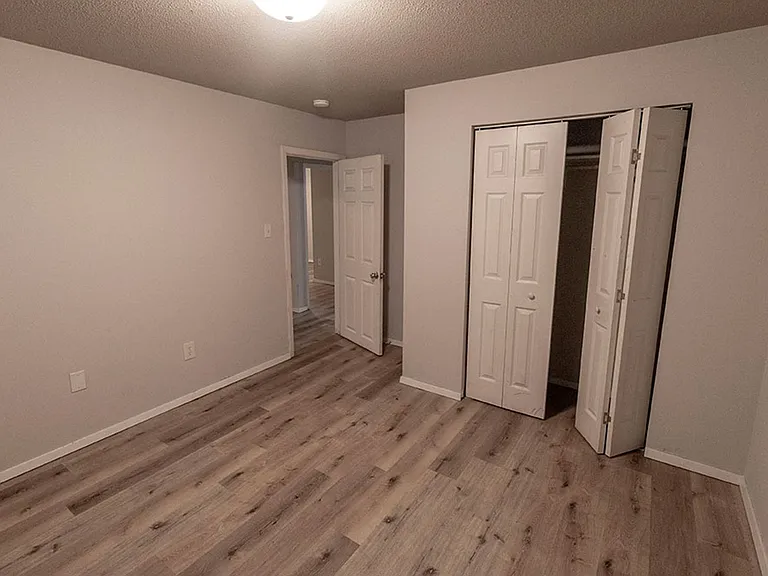 216 Wheaton Ct — Photo 24