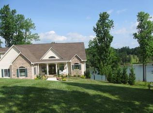 1022 Jessica Ln, Huddleston, VA 24104