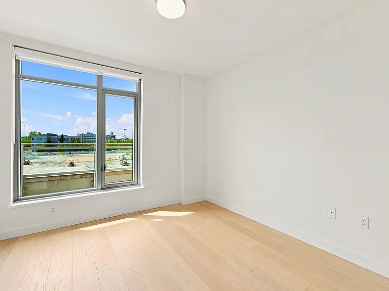 785 Harbour Ave #301 — Photo 10