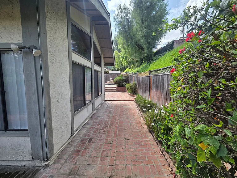 1405 Paseo Manzana — Photo 26