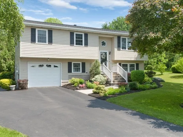 7774 Stoney Lonesome Rd, Williamson, NY 14589