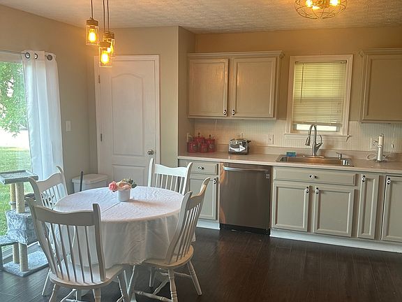 2nd image of 777 Courtney Cir