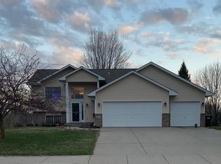 1402 7th St NE, New Prague, MN 56071