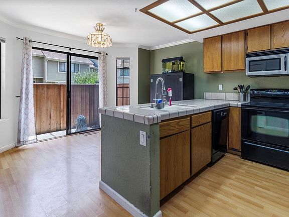 3rd image of 18015 Hillwood Ln