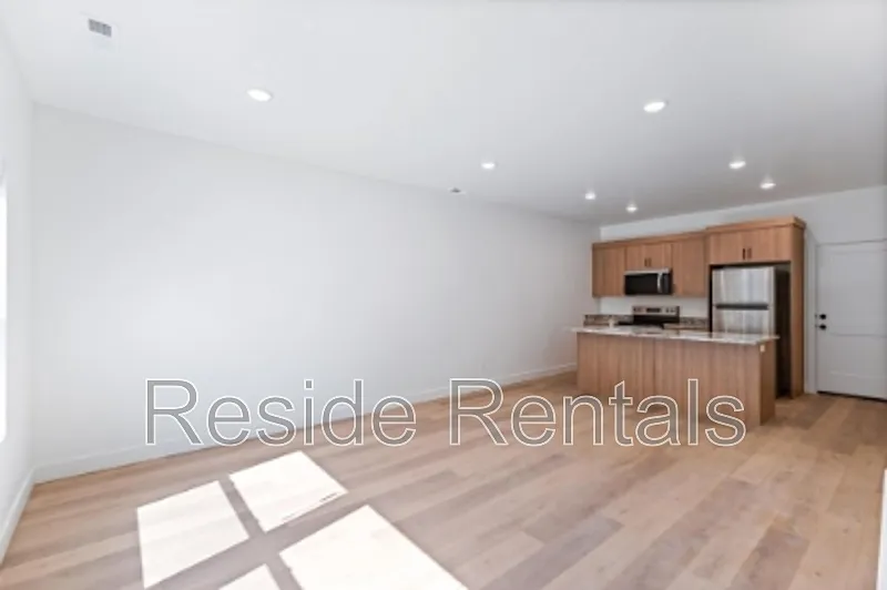 3 bed, 2.5 bath, $1,625 — Photo 4