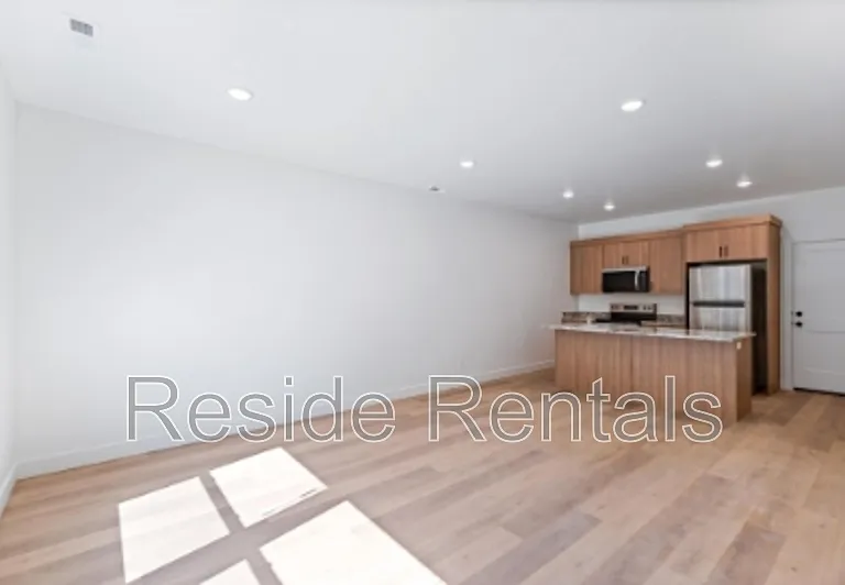35 N Gateway Dr #2 — Photo 4