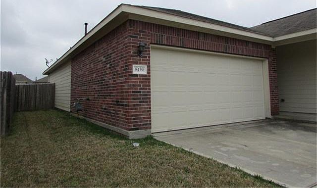 2nd image of 8439 Parapet Pl