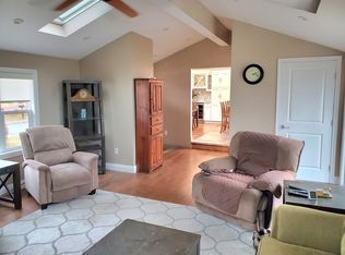 11 Orchard St, Dartmouth, MA 02747