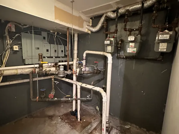 807 Barbey Street image 23 of 27