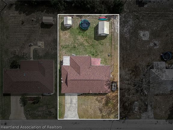 2nd image of 110 Swallow Ave