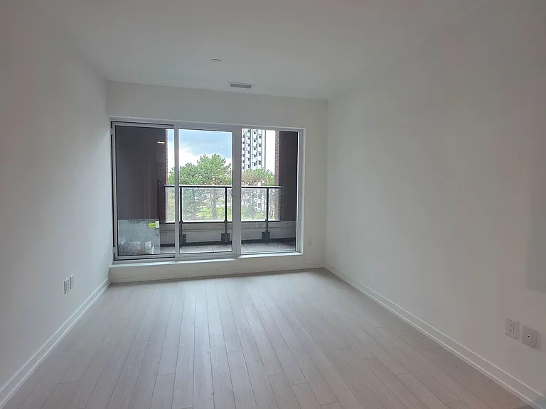 4010 Eglinton Ave W #407 — Photo 4