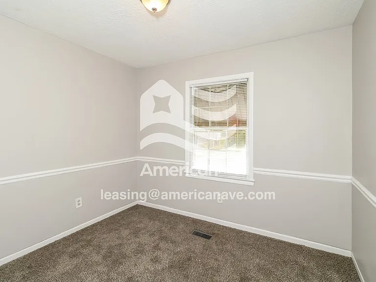 30464_006_bedroom_12798436.jpg