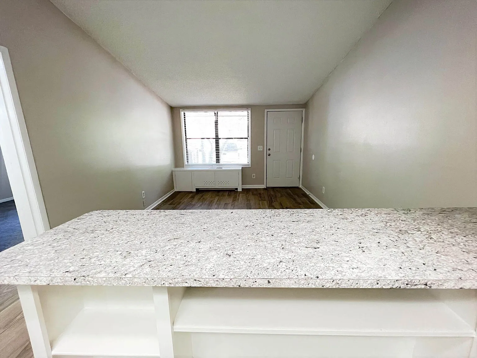 Elmwood Apartments — Photo 2