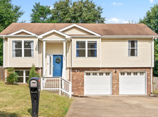 805 Leigh Ann Dr, Clarksville, TN 37042