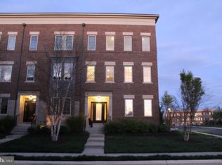 22816 Breezy Hollow Dr, Ashburn, VA 20148