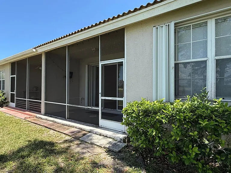 7651 S Aragon Blvd #1 — Photo 17