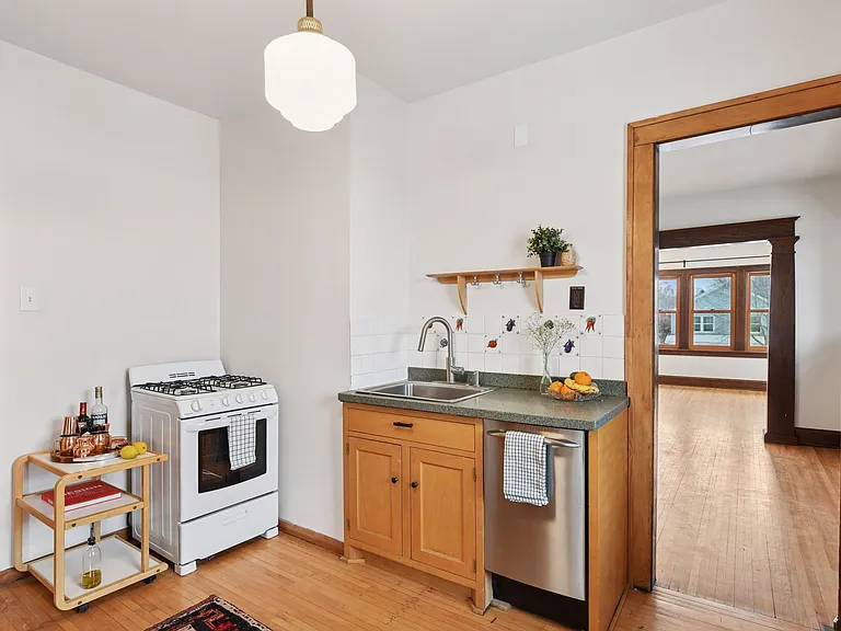 1808 Taylor St NE — Photo 7