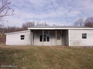 210 Hilltop Rd, Petersburg, NY 12138