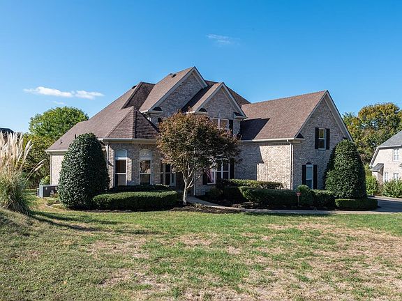 2nd image of 105 Brogan Ct