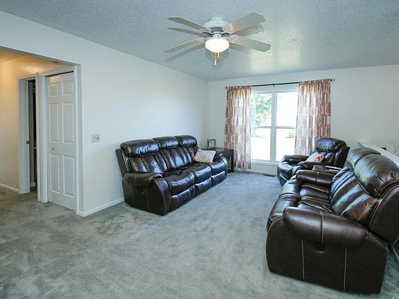 3rd image of 9809 Miah St