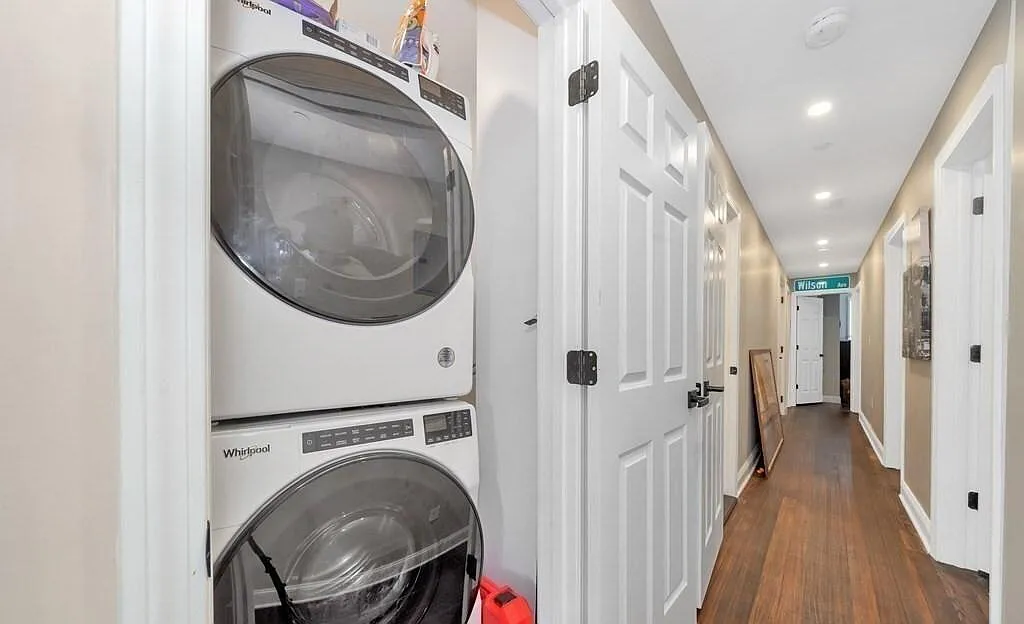 3 bed, 9999 sqft, $4,000 — Photo 3