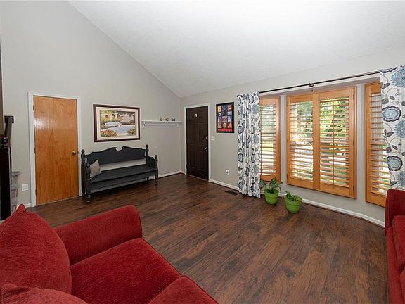 4th image of 6437 McCoy St