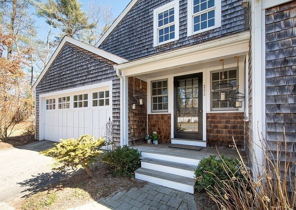 1st image of 203 Autumn Ave
