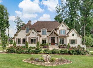 6847 Shields Dr, Oak Ridge, NC 27310