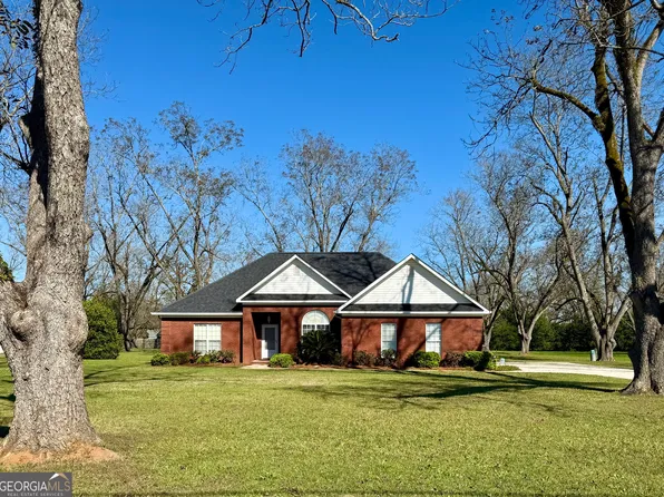 56 Etowah Dr, Byron, GA 31008