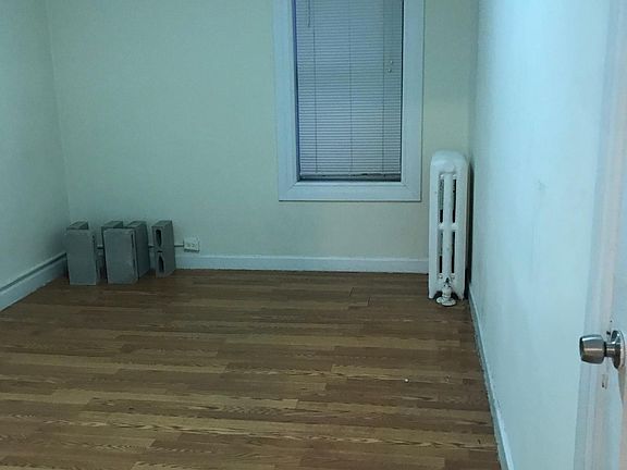 5th image of 135 W 197th St #5E
