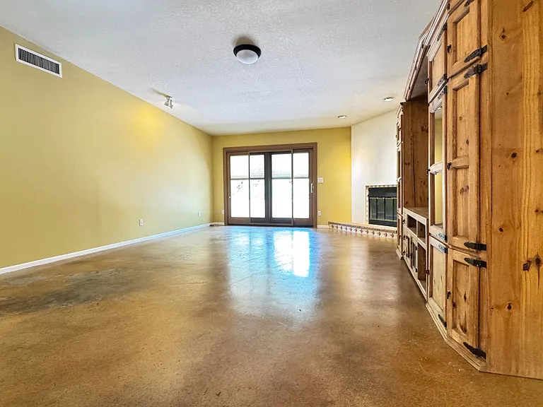 6208 N Rockglen Rd — Photo 6