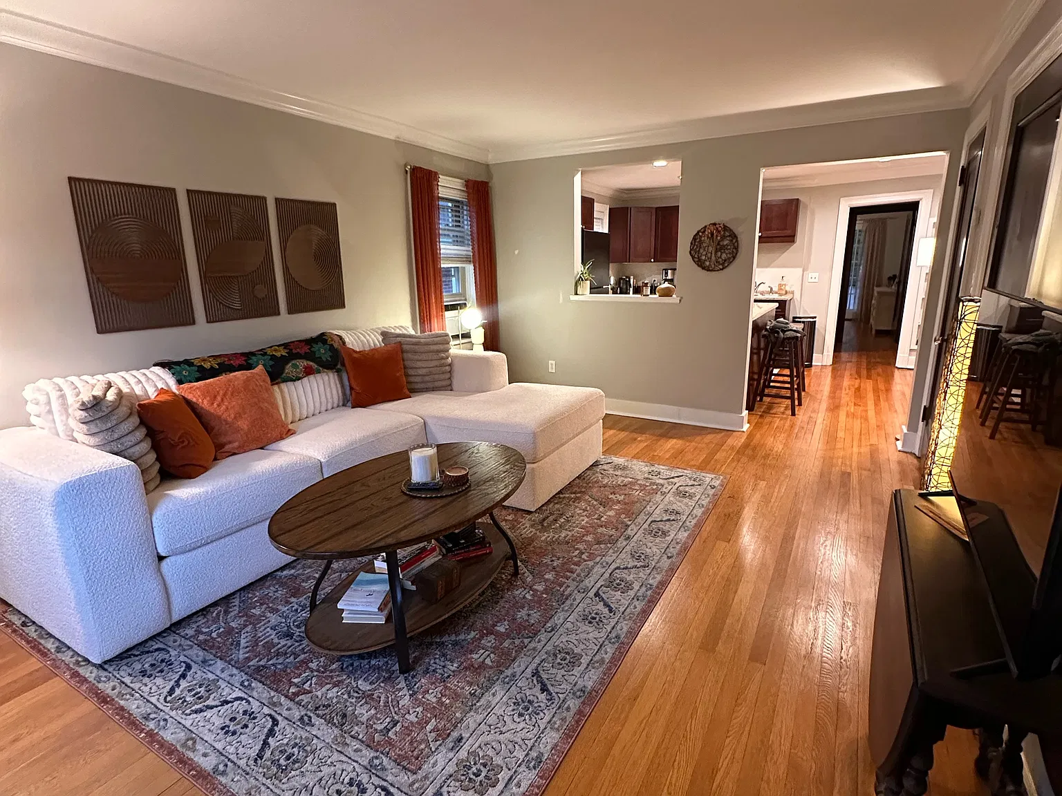 1 bed, 900 sqft, $1,225 — Photo 2