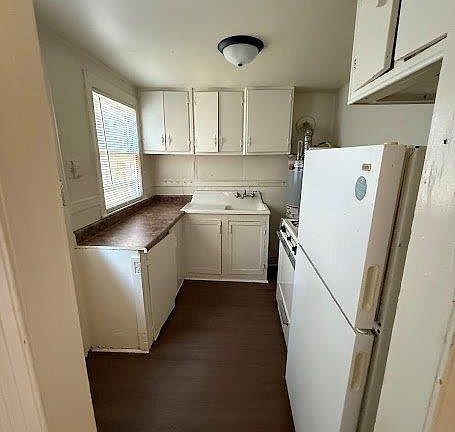 3rd image of 668 Philadelphia St