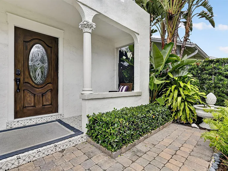 412 El Prado — Photo 3