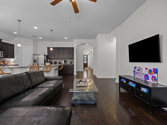 3rd image of 5524 Allamanda Dr