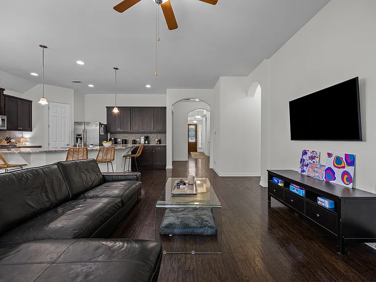 5524 Allamanda Dr — Photo 3