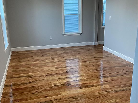 3rd image of 46 S 12th Ave Floor 2