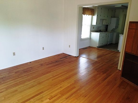2nd image of 204 W Market St #1