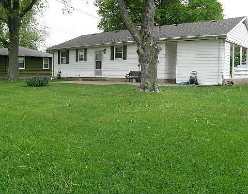 2nd image of 1525 Manhattan Dr