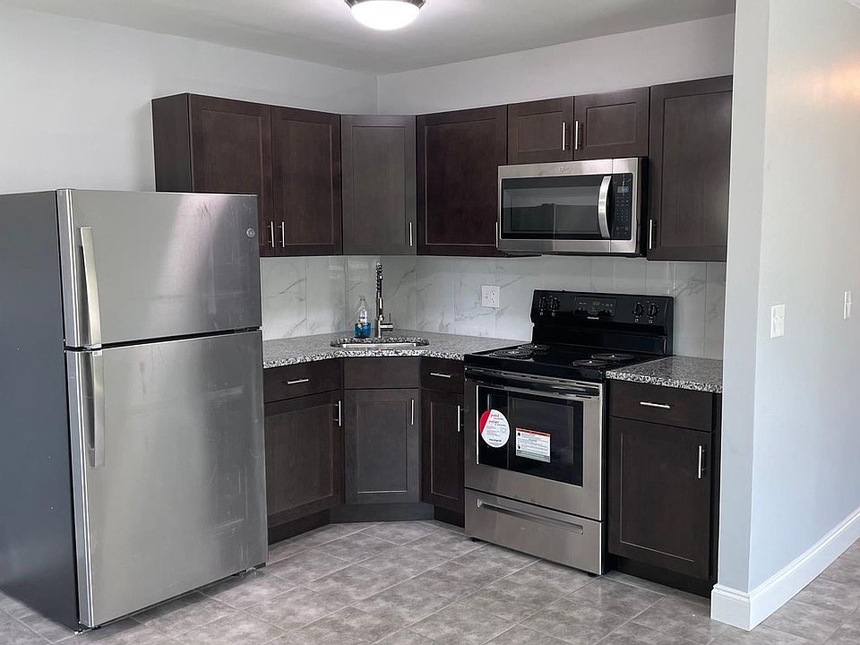 1st image of 5202 Laurel Pl #C