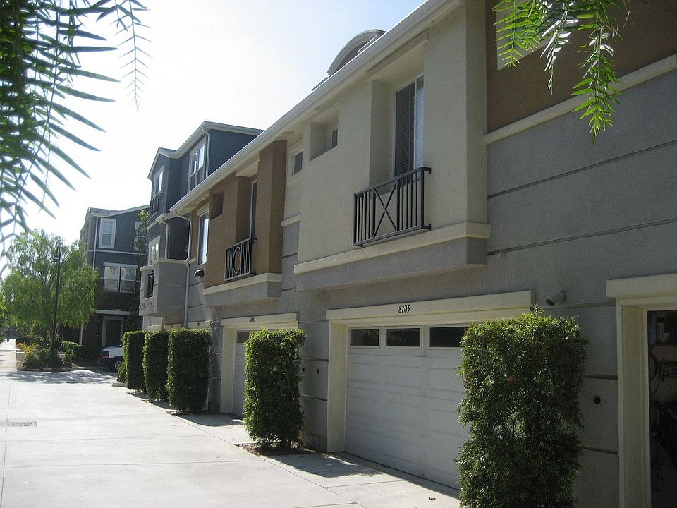 1st image of 8705 Plaza Sq