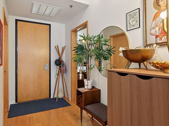 4th image of 1211 Lagoon Ave Unit 406