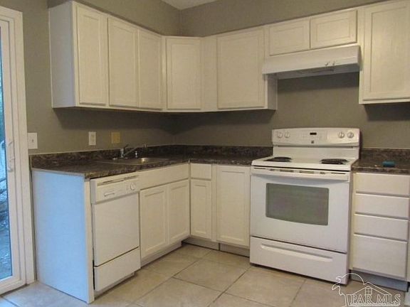 5th image of 2811 Langley Ave APT 109