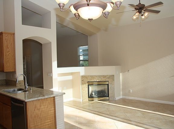 3rd image of 554 Kilsyth Ct